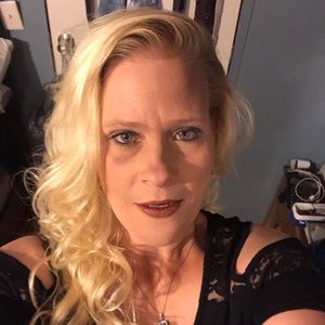 Meet your Posher, Becka